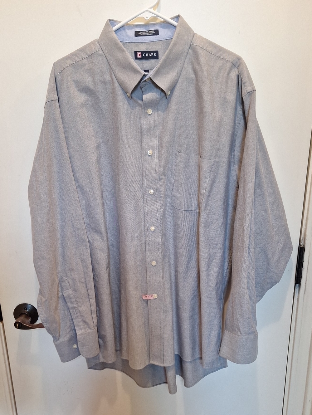 Chaps Men’s Light Gray Button-Up Dress Shirt